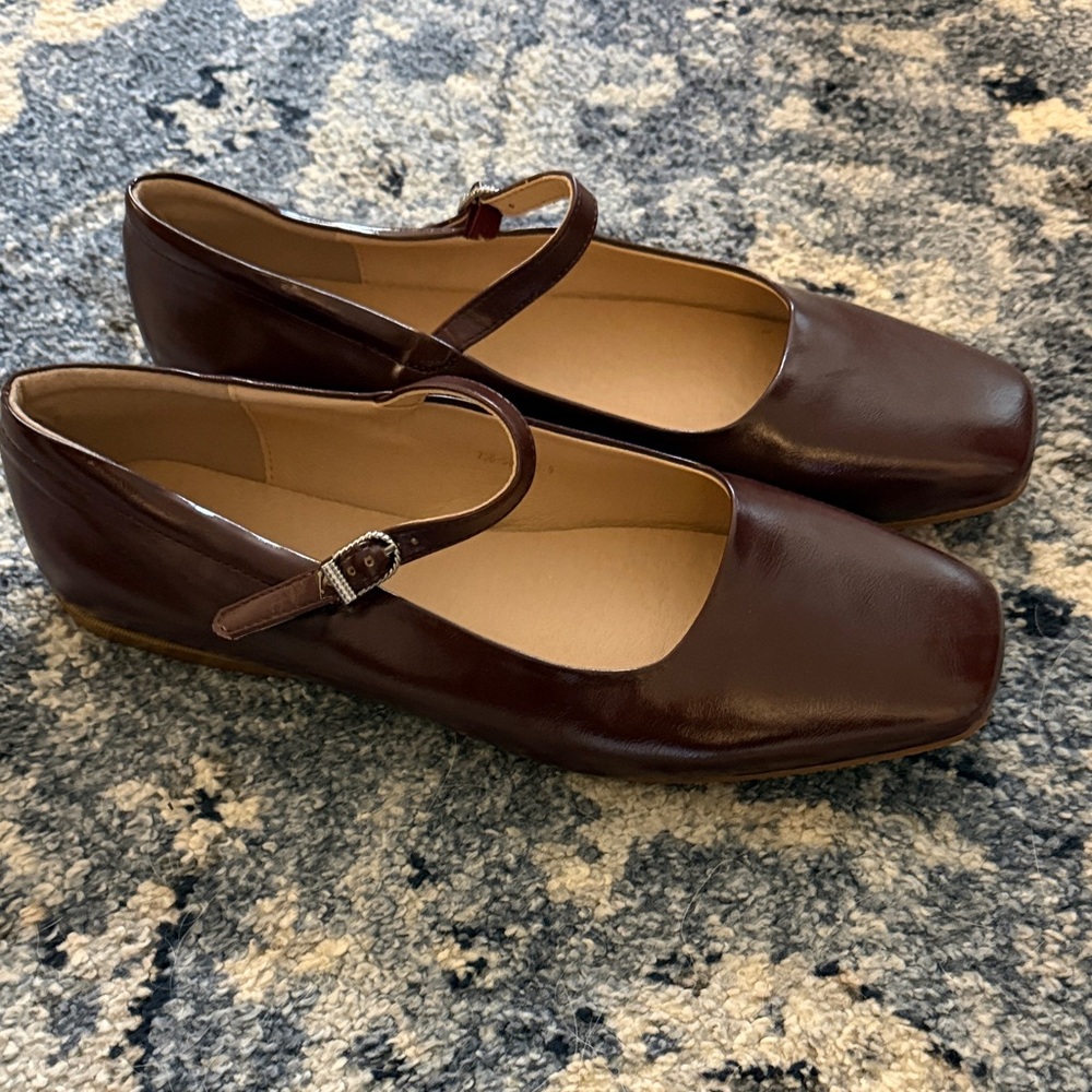 Women’s dark red brown Mary Jane Flats